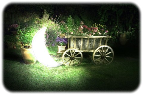 Pływająca dmuchana lampka basenowa Księżyc LED 135 x 89 x 43 cm INTEX 68693